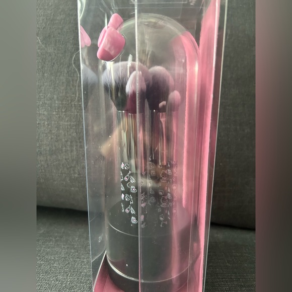 BNIB hello Kitty makeup set 💄 - Picture 8 of 8